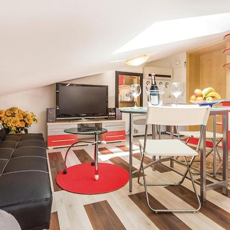 Beautiful Apartment In Opatija With Kitchen Eksteriør bilde