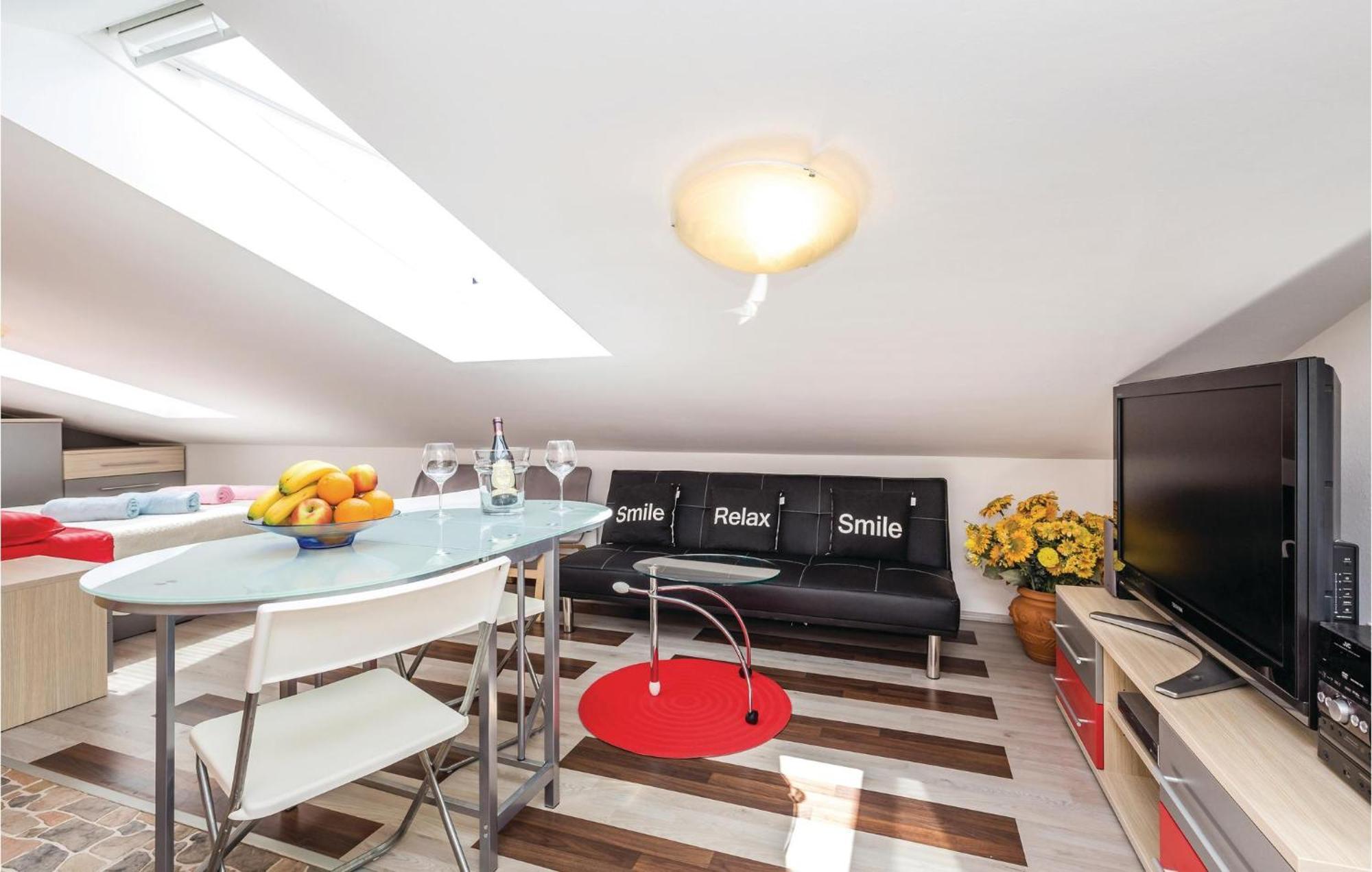 Beautiful Apartment In Opatija With Kitchen Eksteriør bilde