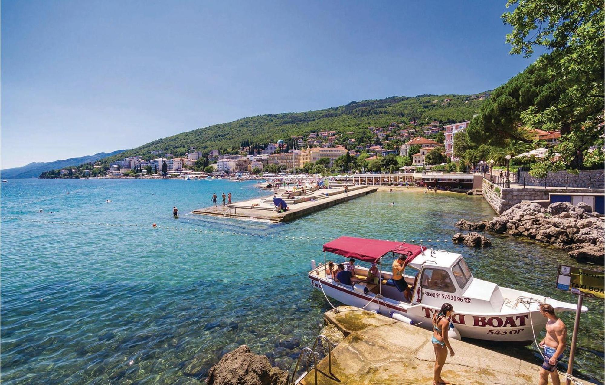 Beautiful Apartment In Opatija With Kitchen Eksteriør bilde