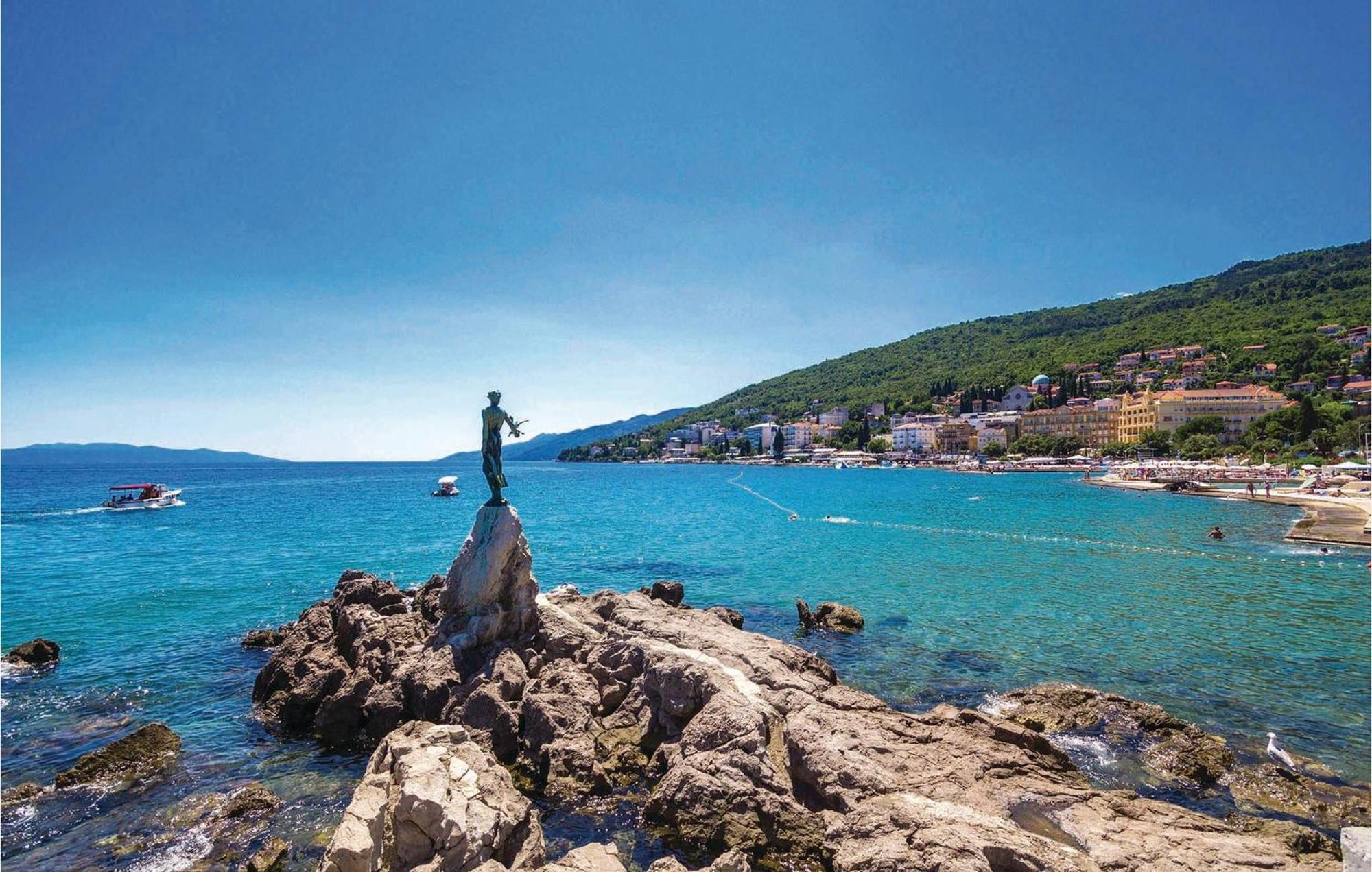 Beautiful Apartment In Opatija With Kitchen Eksteriør bilde